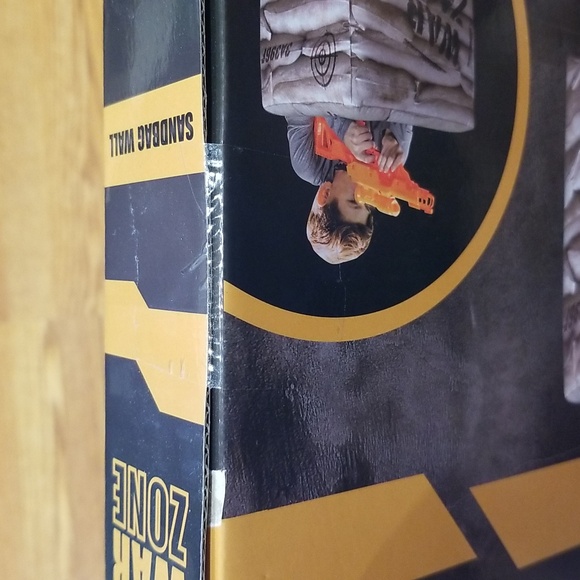 Warzone " sandbag wall - Picture 5 of 5